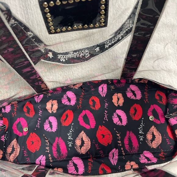 Betsey Johnson Transparent clear plastic XLTote with Black trim Accents - Picture 13 of 13